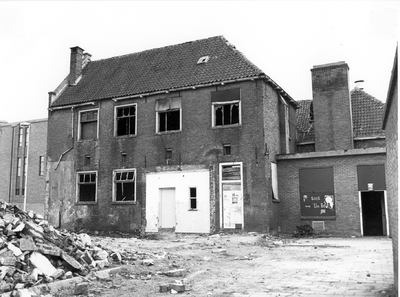 842 Rechter zijgevel (aan de Lindenstraat) gesloopt, 01-04-1979