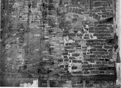 953 Muur begane grond, scheidingsmuur tussen nr. 13 en 15, 01-01-1979
