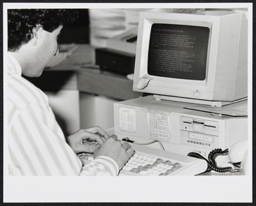 144 Aanschaf computers Scholengemeenschap., 1990-01-01