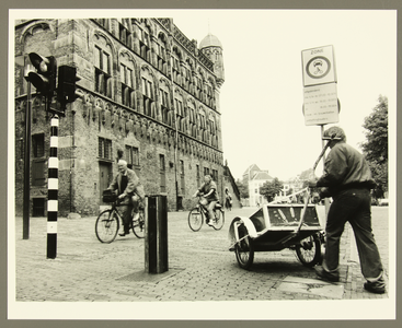 4170 De Waag, Brink. Beweegbare paal voor het weren van onbevoegde automobilisten., 1994-10-01