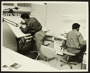 4427 Personeel Verbeterwinkel aan het werk., 1990-01-22