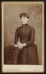 19 Carte de Visite van R.J. (Roelofina Jantina) Meinsma (02-11-1869), gehuwd met J.W.R. Vos. Dochter van fotograaf J.J. ...