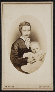 76 Carte de Visite van Tante Fennechie met kind (Epe), 1870-01-01