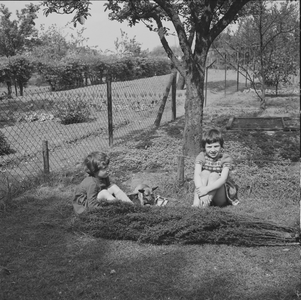 1619 Onbekend. Kinderen met hondje., 1960-01-01