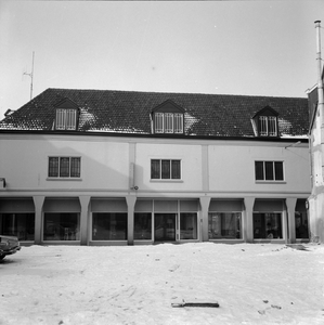 442 Meubelzaak van Cohen. Lange Bisschopstraat, hoek Sandrasteeg., 1961-01-01