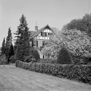 549 Gemeentehuis van de Gemeente Diepenveen aan de Koningin Wilhelminalaan te Schalkhaar., 1961-01-01
