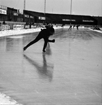 956 Deventer Kunstijsbaan. Op 22 en 23 januari 1966 werden hier de Europese schaatskampioenschappen Allround gehouden. ...