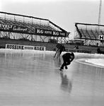 966 Deventer Kunstijsbaan. Op 22 en 23 januari 1966 werden hier de Europese schaatskampioenschappen Allround gehouden. ...