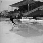 970 Deventer Kunstijsbaan. Op 22 en 23 januari 1966 werden hier de Europese schaatskampioenschappen Allround gehouden. ...