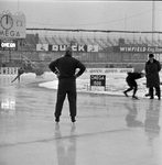 971 Deventer Kunstijsbaan. Op 22 en 23 januari 1966 werden hier de Europese schaatskampioenschappen Allround gehouden. ...