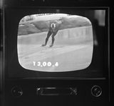 974 Europese schaatskampioenschappen Allround op 22 en 23 januari 1966 te Deventer. Televisiebeelden van de race op de ...