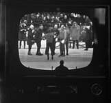 978 Europese schaatskampioenschappen Allround op 22 en 23 januari 1966 te Deventer. Televisiebeelden van Ard Schenk ...