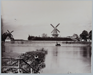 996 -26 Bastion Graaf van Buren, geslecht in 1882-1883. De molen in het midden is De Drie Gebroeders van de firma ...