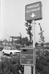 RJ000000677 Het nieuw geplaatste parkeerautomaat op het Slotplein is nog niet in gebruik. (NNC 13-08-1976)