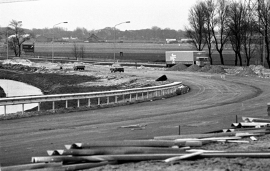 RJ000000538 De aanleg van Rijksweg 7 in de Wijdewormer. (NNC 9-04-1976)