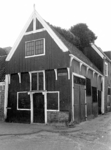 RJ000000705 Het houten huis is het oudste in Edam en wacht op subsidie die nodig is voor restauratie. (NNC 20-08-1976)