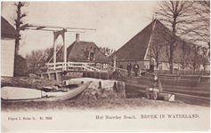 Mulder-z-0301 Foto: De stolpboerderij Het Noordsche Bosch , Leeteinde nummer 5 te Broek in Waterland. In Het Dee en ...