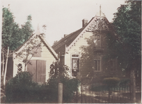 Mulder-z-0338 Foto: Dorpsstraat nummer 5 en 7, vanaf 1891 woonde hier burgemeester J.E.T Wijnveldt. In de twintiger ...