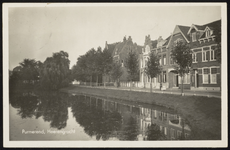 VHP001000021_015 Nadat men in 1902 met een negental woningen in de Vooruitstraat, achter het toenmalige tramstation, ...