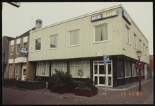 VHP002000014_0014 Nederlandse Middenstand Banki in het nieuwe pand nu op de nrs 21 en 23. Geopend 7 april 1966