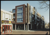 VHP002000014_0056 Nieuwbouw van winkels met daarboven woningen op de hoek Dubbele Buurt/Kalversteeg.. Ooit stond hier ...