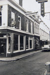 VHP003000024_0011 Rijwielenzaak De Drie Meren . Ooit was hier Hotel-restaurant-café “Centraal” . In 1921 werd het een ...