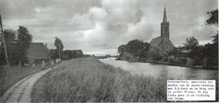 AdV_18-05-06 Tekst AdV: “Schermerhorn, omstreeks het midden van de jaren twintig, met N.H.Kerk en de brug naar de ...