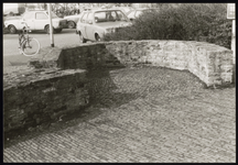 VHP002000071_0015 Stuk muur van de donjon van slot Purmersteyn. In 1976 opgebouwd van de in de grond gevonden fundatie.