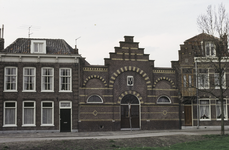 VHP003000059_0001 De Boterhal aan de Nieuwstraat liep oorspronkelijk door tot de Nieuwegracht en had daar een ...
