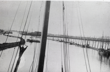 VHP003000060_0015 Het Noordhollands Kanaal is gegraven tussen 1819 en 1824 als aanzet van koning Willem I, die de ...