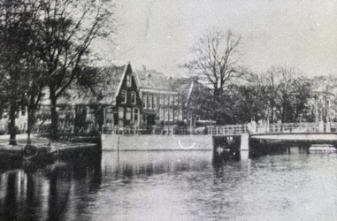 VHP003000095_0015 De oorspronkelijke naam van deze straat, die van de Oude Vismarkt naar de Beemsterbrug leidt was ...