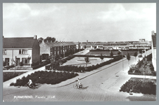 WAT001012639 Achtergrond: midden Kleuterschool Hummeloord, links de Christelijke MAVO Prins Willem Alexander, rechts ...