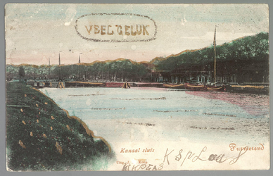 WAT001012673 Het Noordhollands kanaal met aan de overkant de Kanaalschans en in de verte de sluis