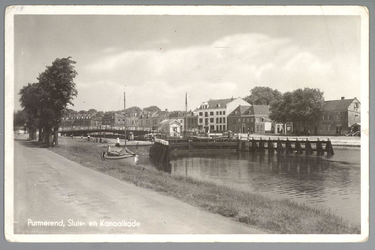 WAT001012679 Op de voorgrond de Kanaaldijk (en niet de Kanaalkade) met op de achtergrond de Sluis.