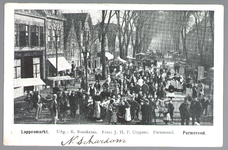 WAT001012895 Lappenmarkt op de Nieuwstraat, het was een drukte van belang. Er werden zelf extra trams op dinsdag ingezet.