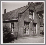 WAT001000675 Pastorie der Ned. Herv. Gemeente en een gemeentewoning. Aanvankelijk woning van het hoofd der school, ...