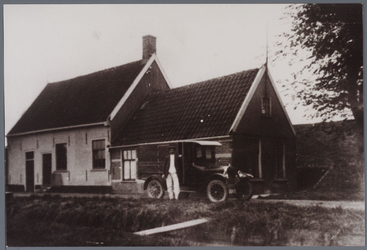 WAT001001533 Bakkerij van Wengerden, bakker Jacobus van Wengerden (geboren op 24-2-1893 te Nieuwkoop) heeft een auto ...