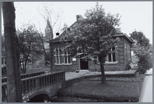 WAT001001574 Foto v.l.n.r.; Pieter Jonges, Leny Klopper-Bruin en Jan KlopperOudheidskamer Jisp, Dorpsstraat nummer 19 ...
