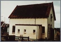 WAT001001603 Foto: spoorhuisje aan de Kogerdijk nummer 1 in Kwadijk, gesloopt in 1983.