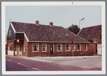 WAT001001690 Foto: vroeger weeshuis en smederij, thans (1983) antiekwinkel Cruyff.Ook lange tijd smederij geweest o.a. ...