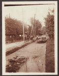 WAT001001871 Foto v.l.n.r.; Pieter Jonges, Leny Klopper-Bruin en Jan KlopperOudheidskamer Jisp, Dorpsstraat nummer 19 ...