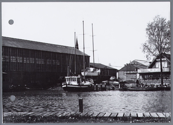 WAT001002192 Foto: Aanzicht op een deel van de haven te Monnickendam.