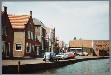 WAT001002171 Foto v.l.n.r.; Pieter Jonges, Leny Klopper-Bruin en Jan KlopperOudheidskamer Jisp, Dorpsstraat nummer 19 ...