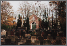 WAT001003756 Kapel van de R.K. Begraafplaats. Aangelegd in 1875 in opdracht van de R.K. Parochie te Purmerend. De kapel ...