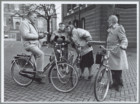 WAT001015826 Foto: In Purmerend schreven zich slechts acht mensen in voor de fietstocht langs de kerken.De ...