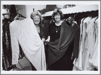 WAT001016410 Damesboutique in de Nieuwstraat.