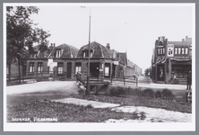 WAT002000127 De viersprong Nieuweweg-Zandweg-Knollendammerstraat in 1938. Rechts op de hoek de kruidenierszaak van ...