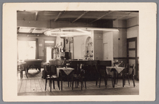 WAT002000406 Café Landzicht van Jan Kramer Kz. (1904) en zijn vrouw Neeltje Waal (1907)