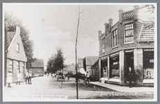 WAT002000746 In 1924 was hier de 'Zaansche Arbeiderscooperatie' gevestigd. Later kruidenierswinkel 'De Eenheid'. In ...