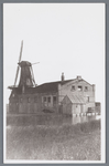 WAT002001974 Doppenmolen ‘’Het Vliegend Hert” achtkantige bovenkruier op schuur, te Wormer aan de Engewormersloot, iets ...
